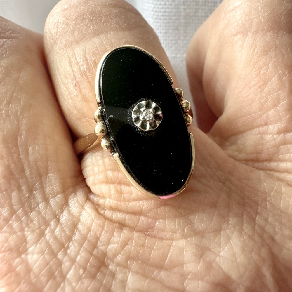 Onyx small diamond ring